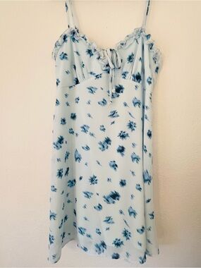 NWT Wild Fable Women's Dress White With Blue Flowers Size Small